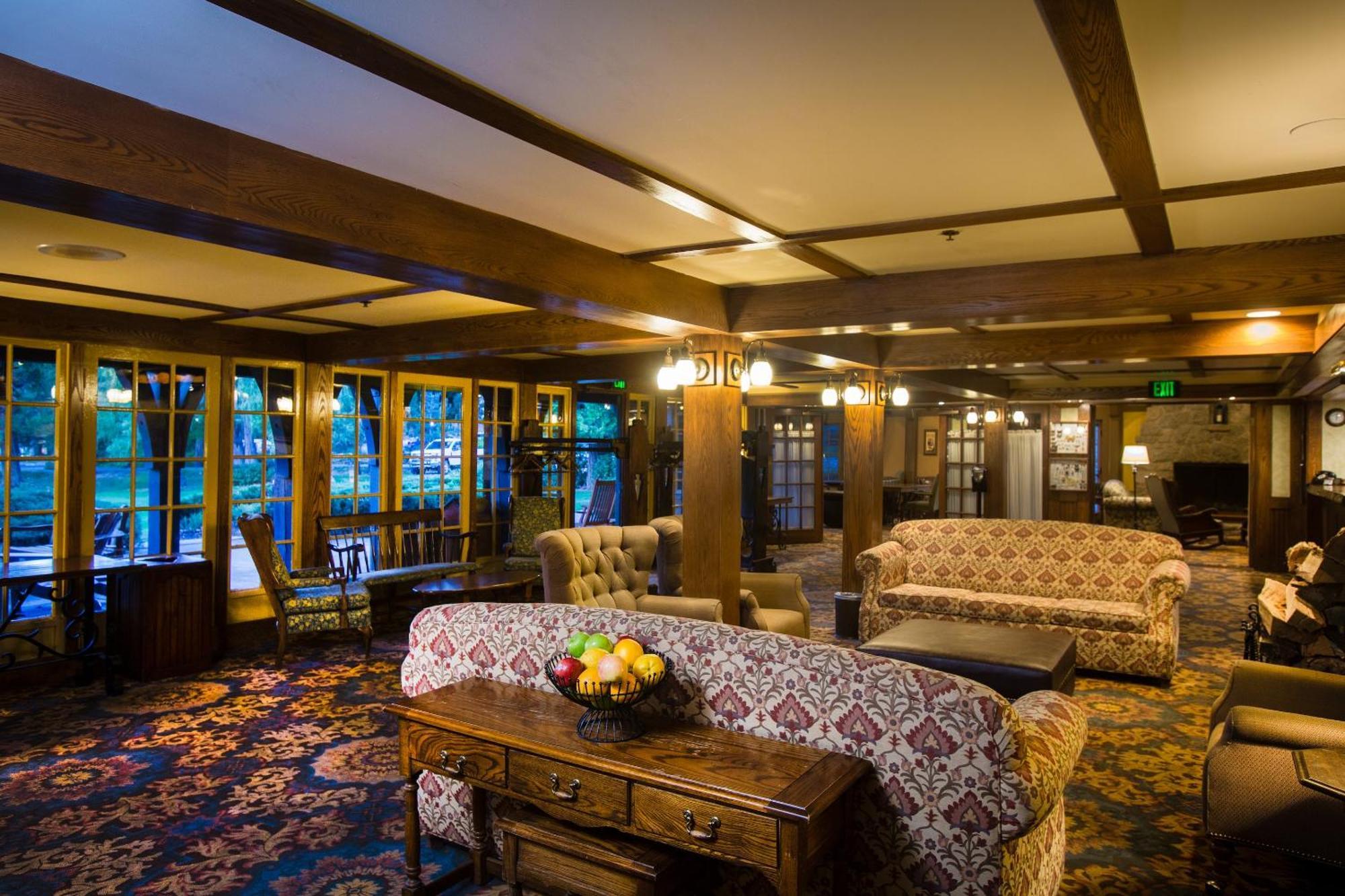 Ucla Lake Arrowhead Lodge Екстериор снимка