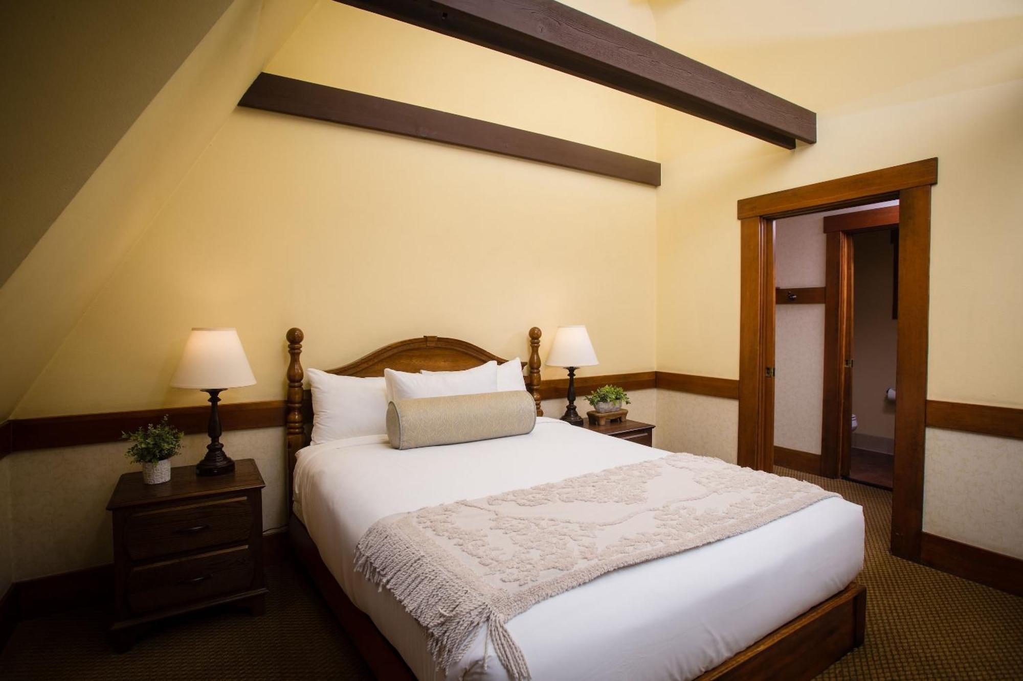 Ucla Lake Arrowhead Lodge Стая снимка