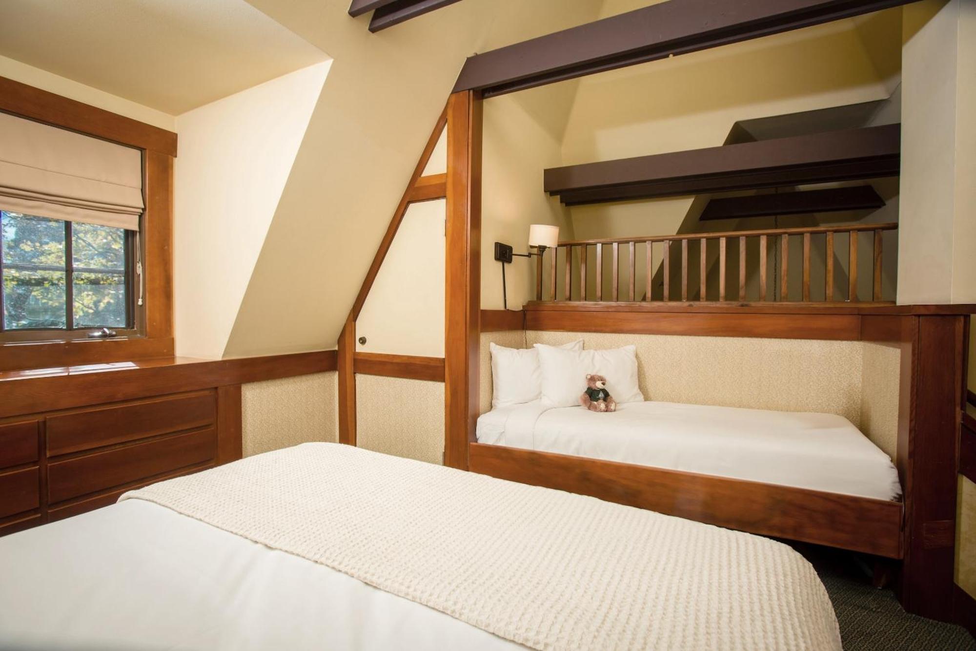 Ucla Lake Arrowhead Lodge Стая снимка